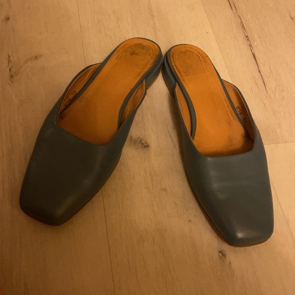 LOQ size 8.5 blue shoes - Picture 7 of 10